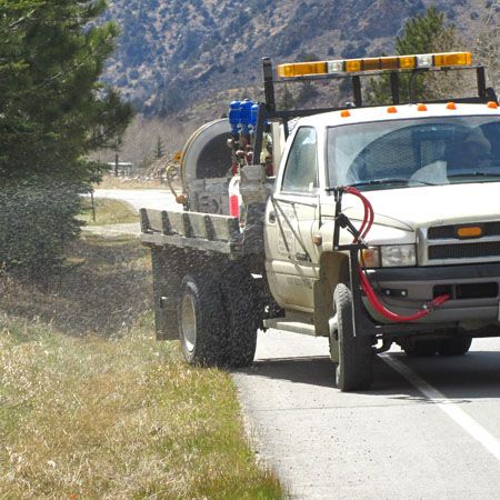 highway-pesticide-application